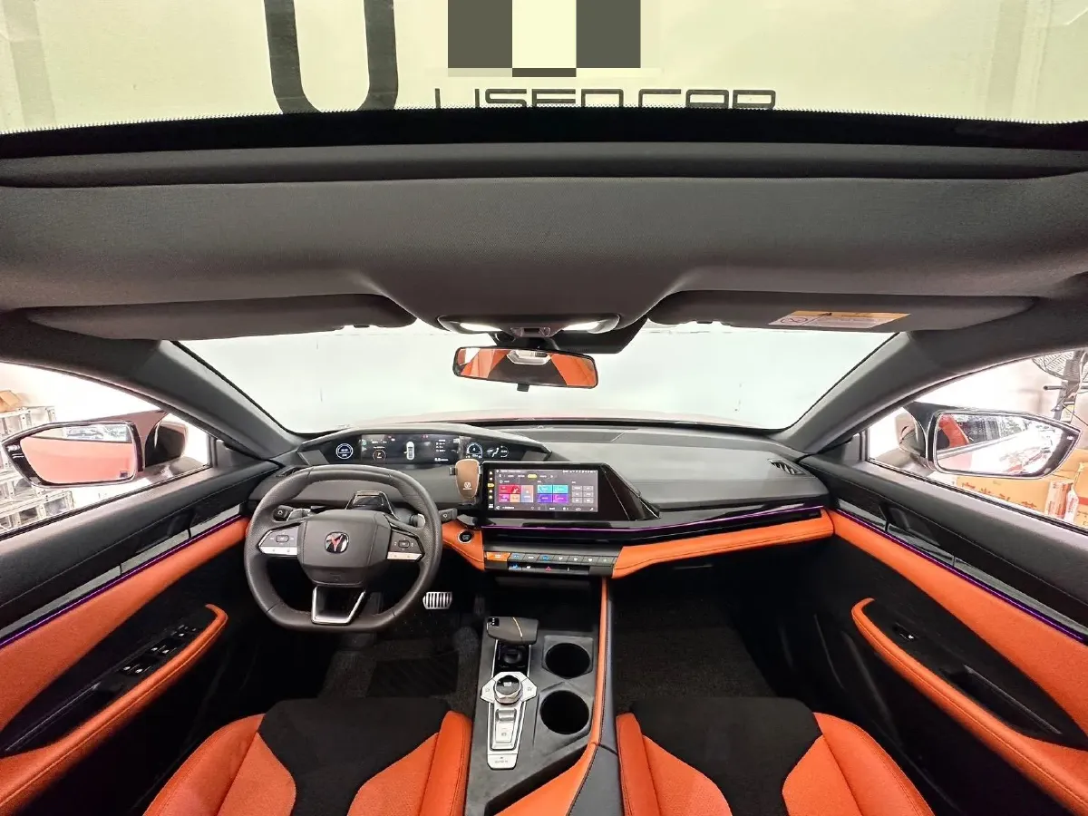 2023 ChangAn UNI-V 1.5T 188HP L4 7DCT,autocango,china used car exporter,china ev exporter,chinese used car exporter,chinese used ev exporter