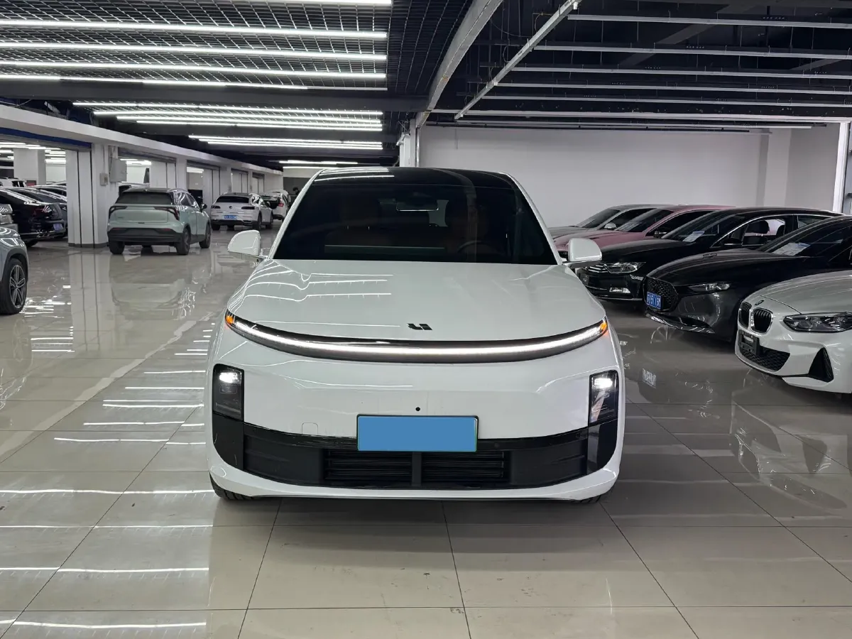 2024 Li L6 Range Extended 154HP L4 REEV 36.8KWH,autocango,china used car exporter,china ev exporter,chinese used car exporter,chinese used ev exporter