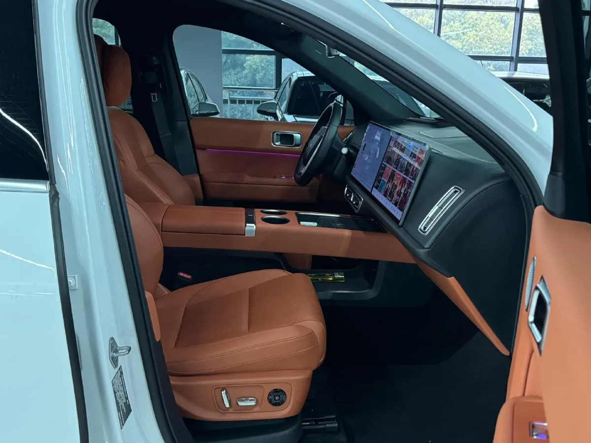 2024 Li L6 Range Extended 154HP L4 REEV 36.8KWH,autocango,china used car exporter,china ev exporter,chinese used car exporter,chinese used ev exporter