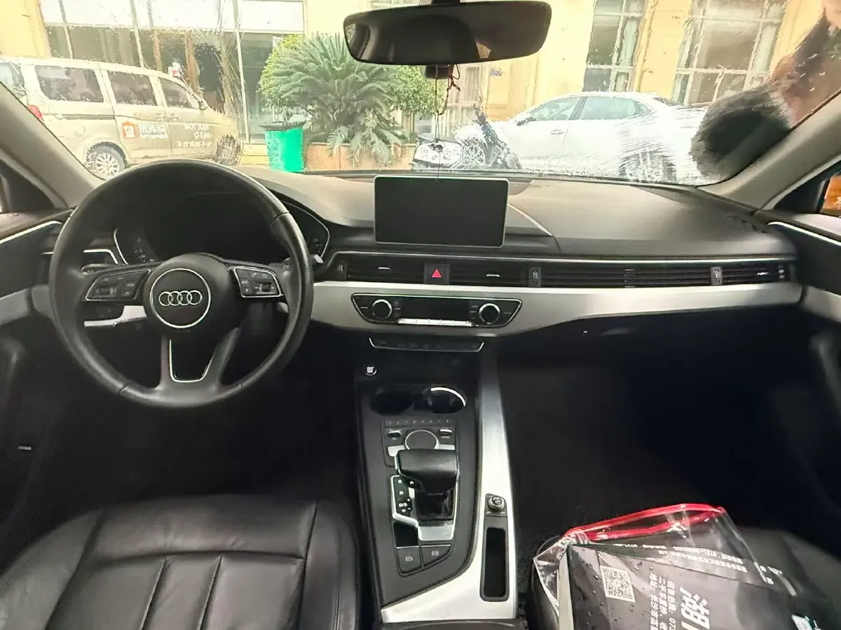 2019 Audi A4L 2.0T 190HP L4 7DCT,autocango,china used car exporter,china ev exporter,chinese used car exporter,chinese used ev exporter