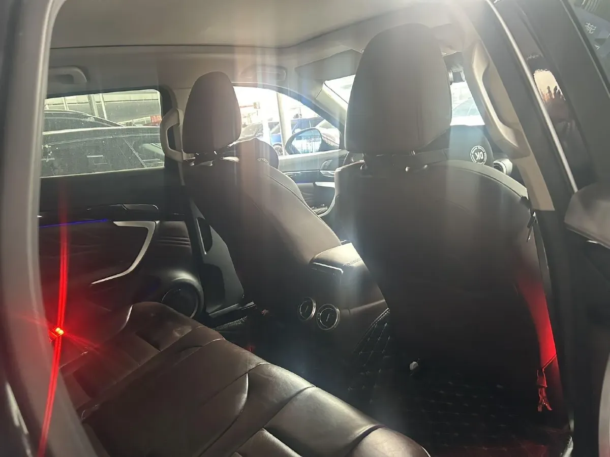 2017 WEY VV7 2.0T 234HP L4 7DCT,autocango,china used car exporter,china ev exporter,chinese used car exporter,chinese used ev exporter