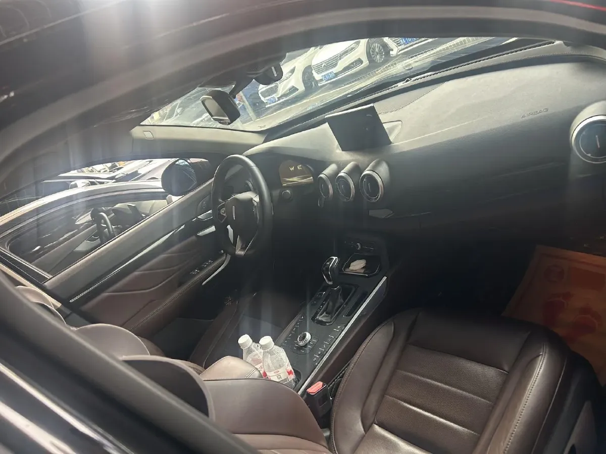 2017 WEY VV7 2.0T 234HP L4 7DCT,autocango,china used car exporter,china ev exporter,chinese used car exporter,chinese used ev exporter