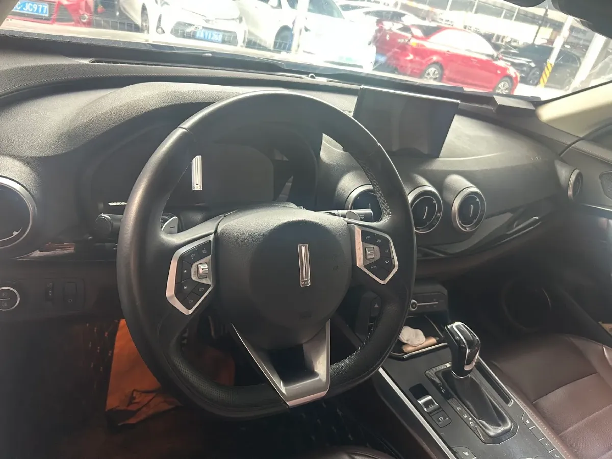 2017 WEY VV7 2.0T 234HP L4 7DCT,autocango,china used car exporter,china ev exporter,chinese used car exporter,chinese used ev exporter