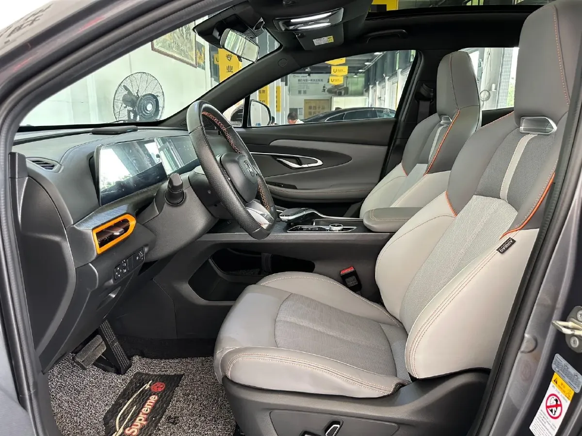 2022 ChangAn UNI-T 1.5T 188HP L4 7DCT,autocango,china used car exporter,china ev exporter,chinese used car exporter,chinese used ev exporter