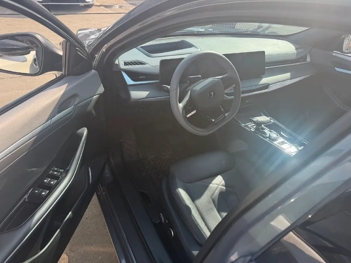 2023 ChangAn Raeton Plus 1.5T 188HP L4 7DCT,autocango,china used car exporter,china ev exporter,chinese used car exporter,chinese used ev exporter