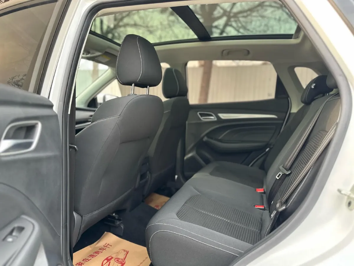 2020 Roewe RX3 1.6L 125HP L4 CVT,autocango,china used car exporter,china ev exporter,chinese used car exporter,chinese used ev exporter