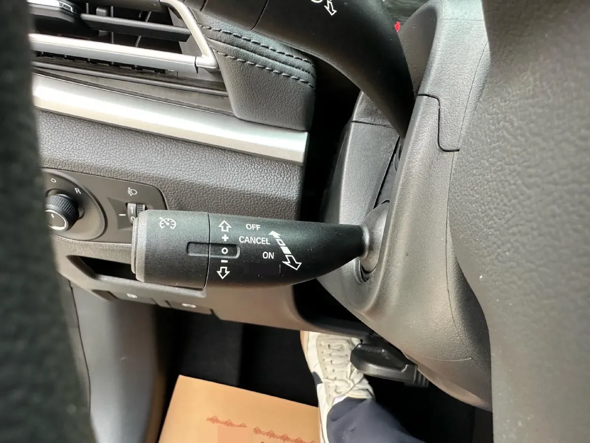 2020 Roewe RX3 1.6L 125HP L4 CVT,autocango,china used car exporter,china ev exporter,chinese used car exporter,chinese used ev exporter