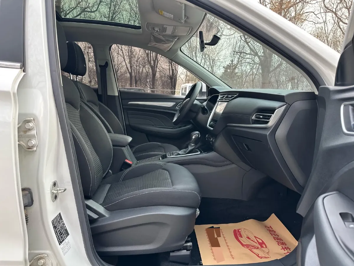 2020 Roewe RX3 1.6L 125HP L4 CVT,autocango,china used car exporter,china ev exporter,chinese used car exporter,chinese used ev exporter