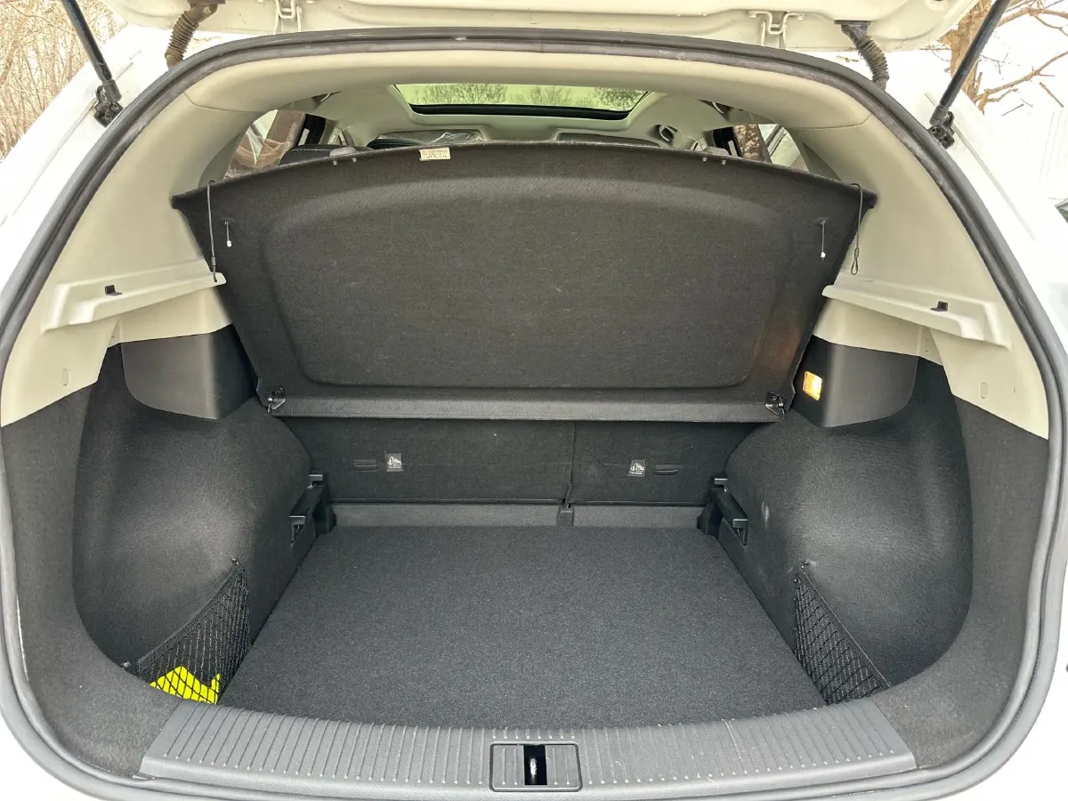 2020 Roewe RX3 1.6L 125HP L4 CVT,autocango,china used car exporter,china ev exporter,chinese used car exporter,chinese used ev exporter