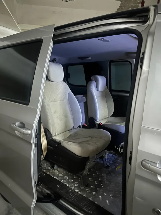 2019 WuLing HongGuang V 1.5L 99HP L4 6MT,autocango,china used car exporter,china ev exporter,chinese used car exporter,chinese used ev exporter