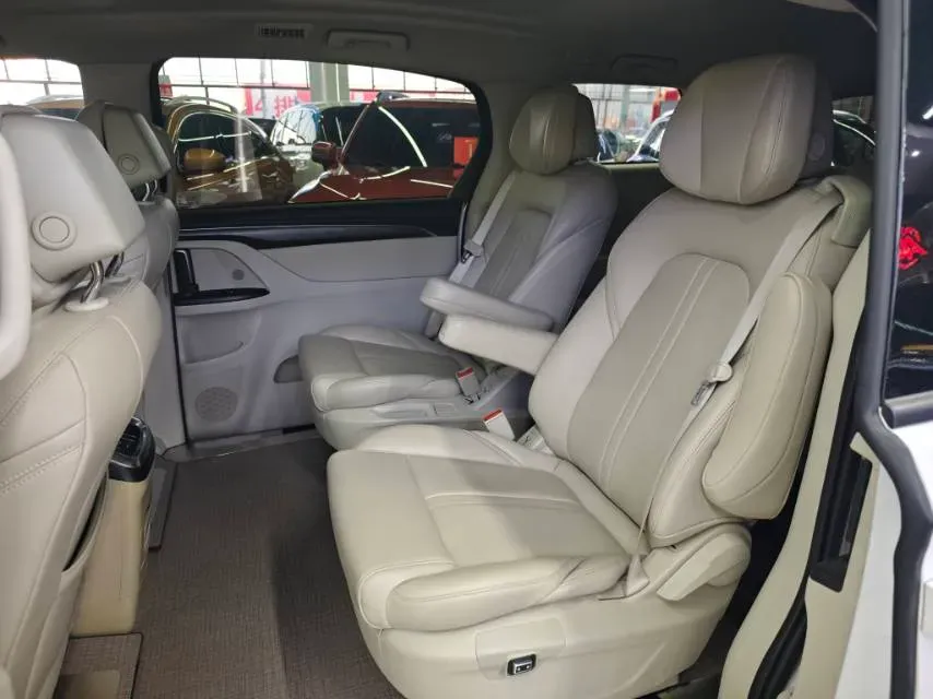 2023 Buick GL8 2.0T 237HP L4 9AT,autocango,china used car exporter,china ev exporter,chinese used car exporter,chinese used ev exporter