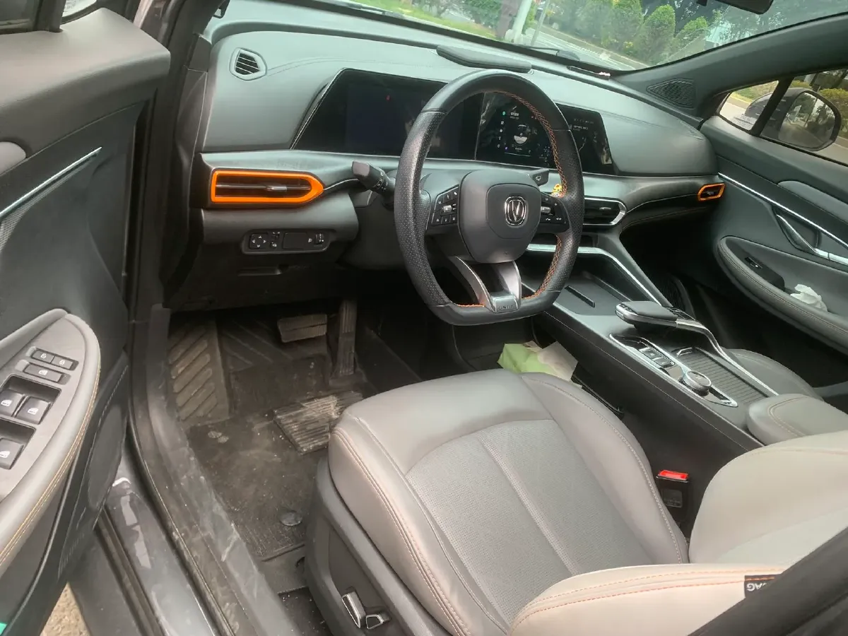 2022 ChangAn UNI-T 1.5T 188HP L4 7DCT,autocango,china used car exporter,china ev exporter,chinese used car exporter,chinese used ev exporter