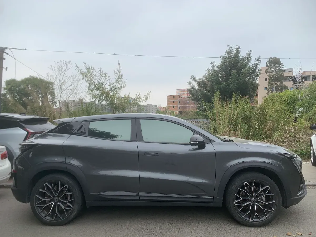 2022 ChangAn UNI-T 1.5T 188HP L4 7DCT,autocango,china used car exporter,china ev exporter,chinese used car exporter,chinese used ev exporter