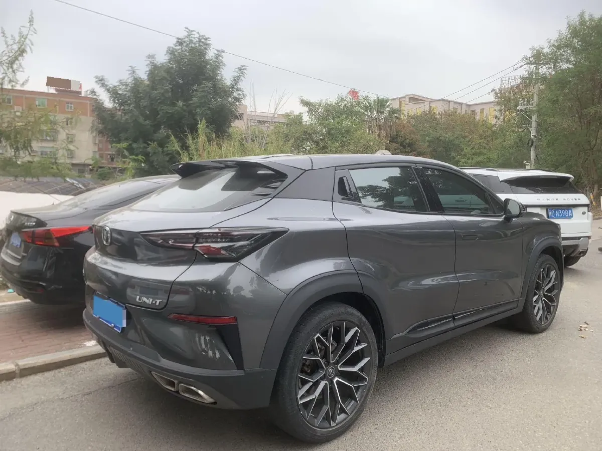 2022 ChangAn UNI-T 1.5T 188HP L4 7DCT,autocango,china used car exporter,china ev exporter,chinese used car exporter,chinese used ev exporter