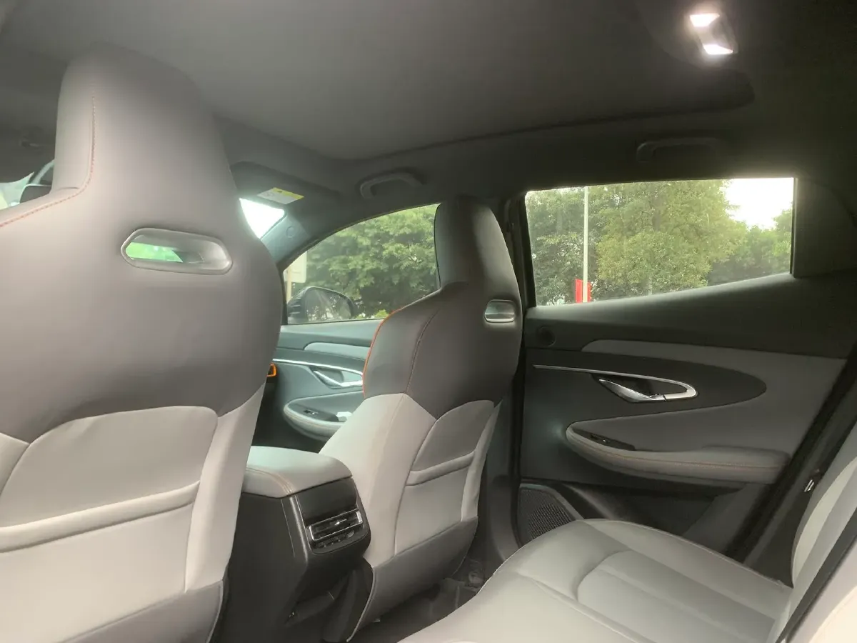 2022 ChangAn UNI-T 1.5T 188HP L4 7DCT,autocango,china used car exporter,china ev exporter,chinese used car exporter,chinese used ev exporter