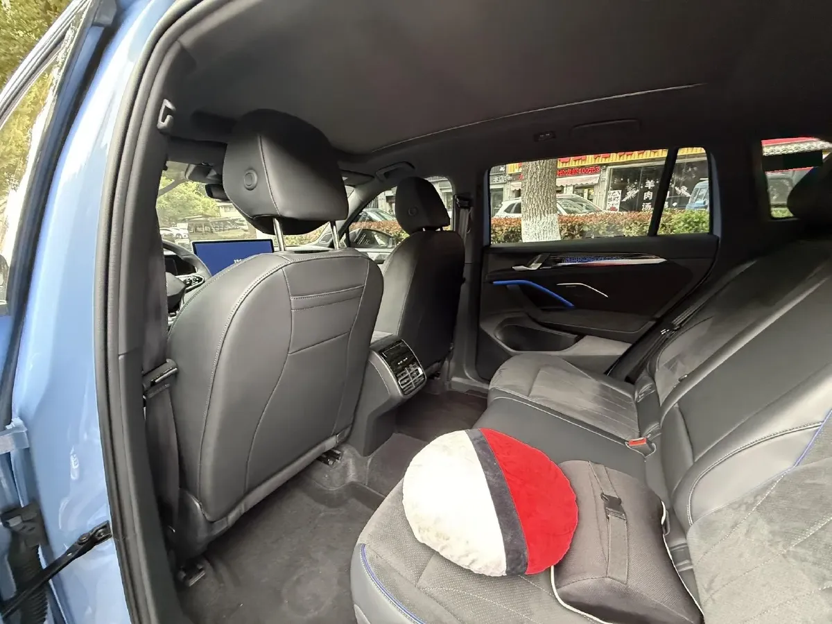 2024 Volkswagen Tiguan L 2.0T 220HP L4 7DCT,autocango,china used car exporter,china ev exporter,chinese used car exporter,chinese used ev exporter