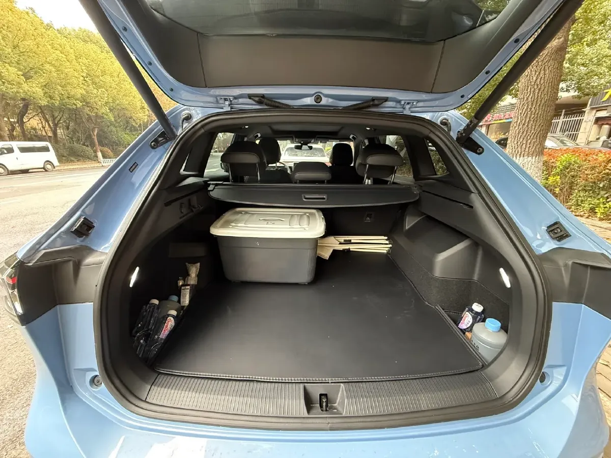 2024 Volkswagen Tiguan L 2.0T 220HP L4 7DCT,autocango,china used car exporter,china ev exporter,chinese used car exporter,chinese used ev exporter