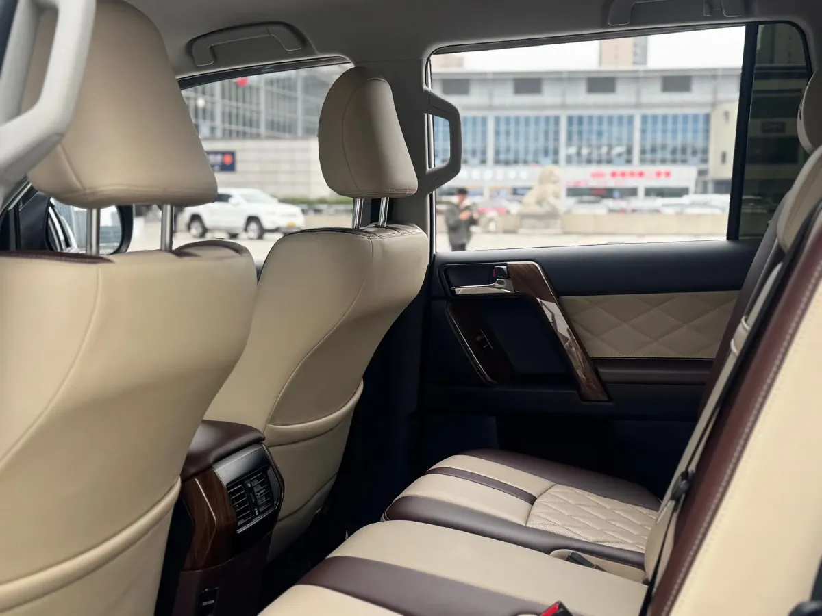 2024 Toyota Land Cruiser Prado 2.4T 282HP L4 8AT Hybrid,autocango,china used car exporter,china ev exporter,chinese used car exporter,chinese used ev exporter