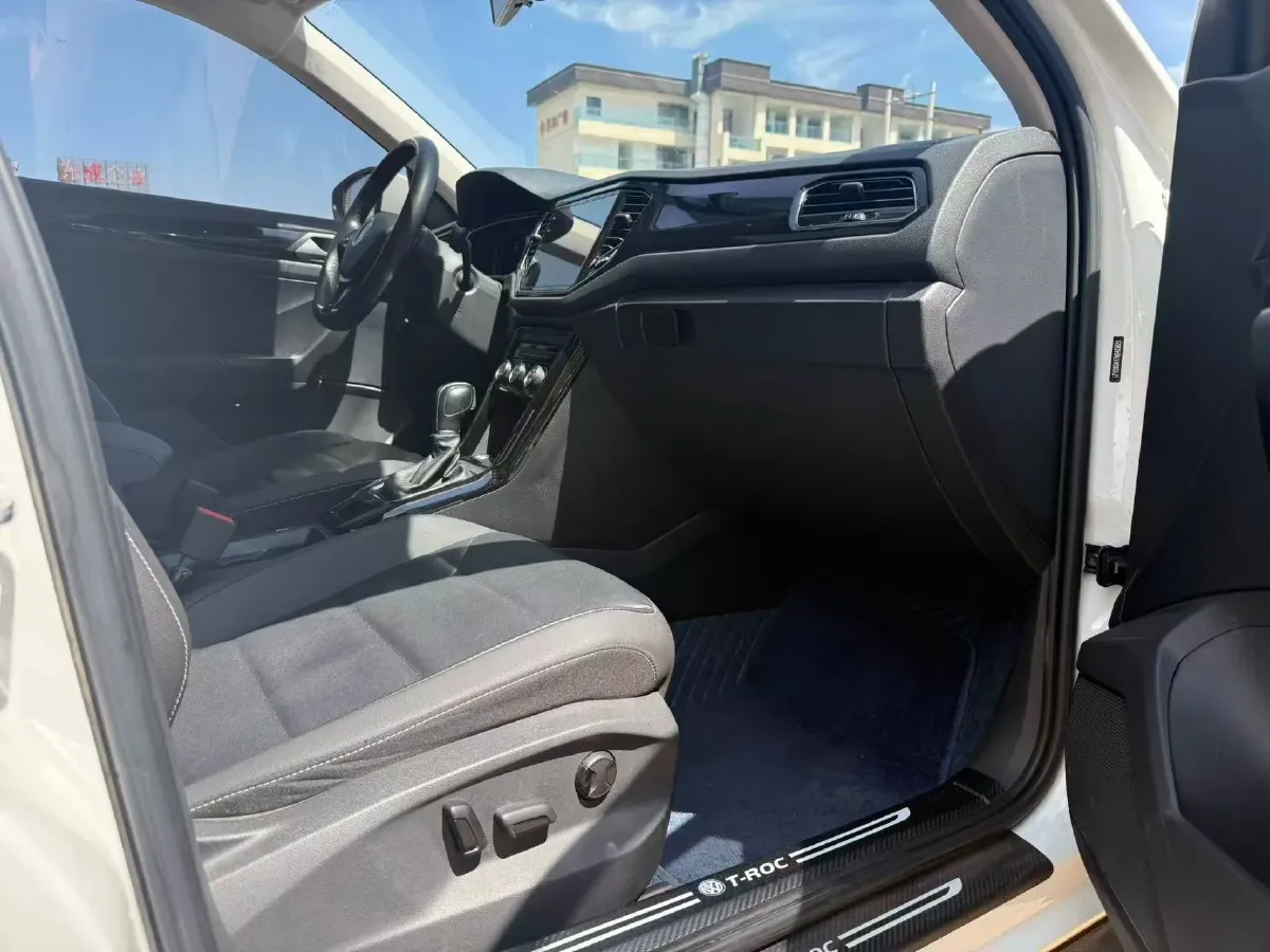 2022 Volkswagen T-Roc 1.4T 150HP L4 7DCT,autocango,china used car exporter,china ev exporter,chinese used car exporter,chinese used ev exporter