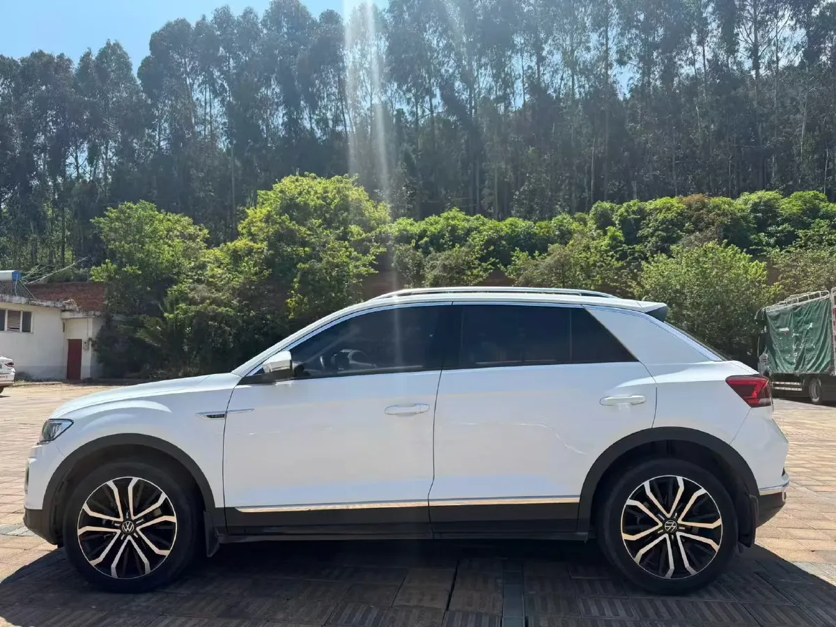 2022 Volkswagen T-Roc 1.4T 150HP L4 7DCT,autocango,china used car exporter,china ev exporter,chinese used car exporter,chinese used ev exporter