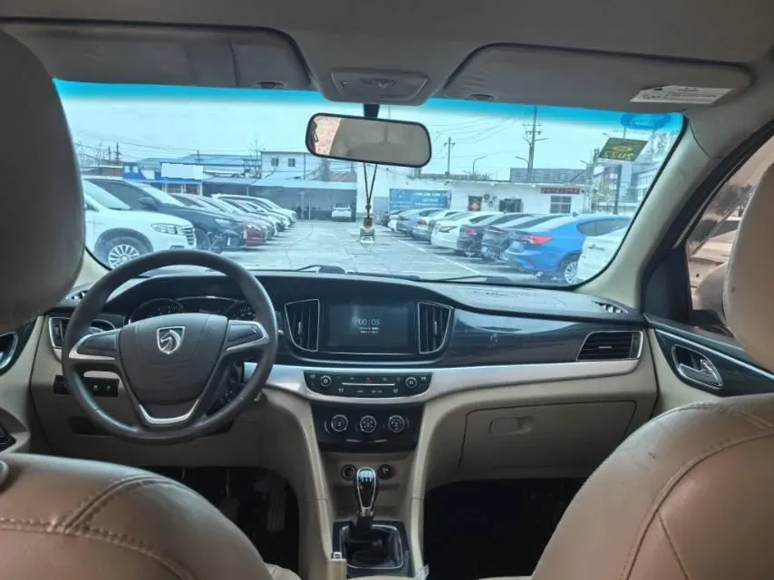 2016 BaoJun 730 1.5L 112HP L4 5MT,autocango,china used car exporter,china ev exporter,chinese used car exporter,chinese used ev exporter