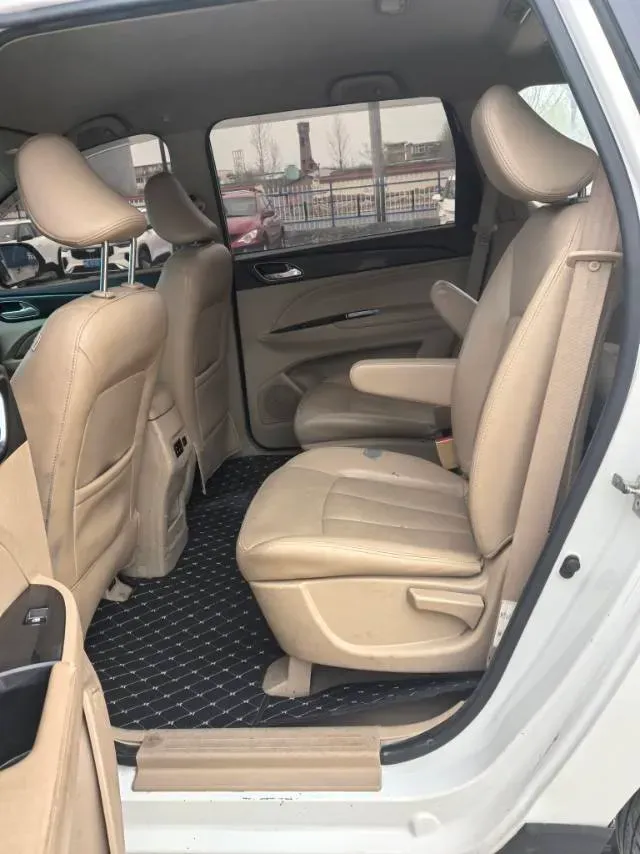 2016 BaoJun 730 1.5L 112HP L4 5MT,autocango,china used car exporter,china ev exporter,chinese used car exporter,chinese used ev exporter