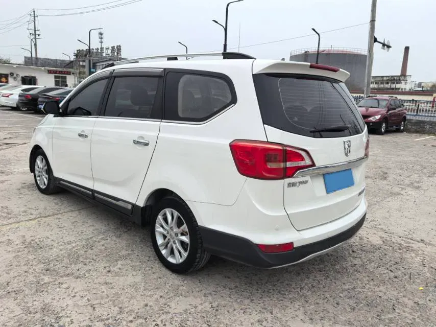 2016 BaoJun 730 1.5L 112HP L4 5MT,autocango,china used car exporter,china ev exporter,chinese used car exporter,chinese used ev exporter