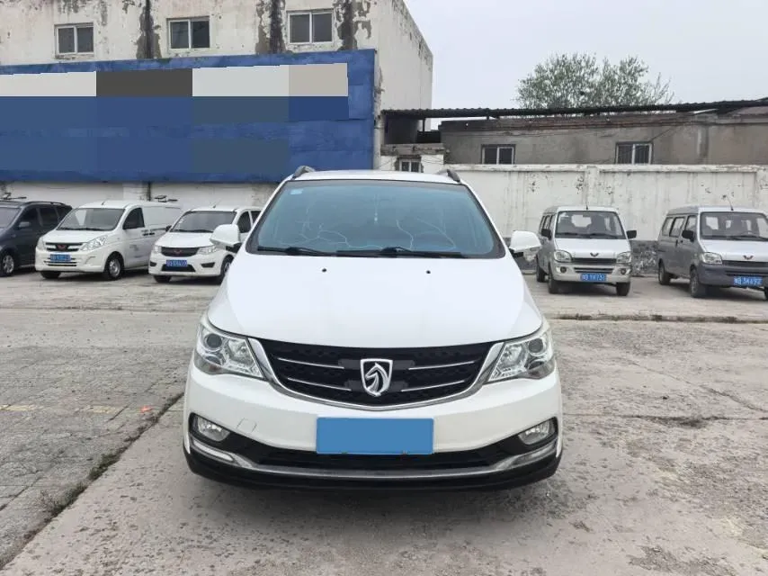 2016 BaoJun 730 1.5L 112HP L4 5MT,autocango,china used car exporter,china ev exporter,chinese used car exporter,chinese used ev exporter