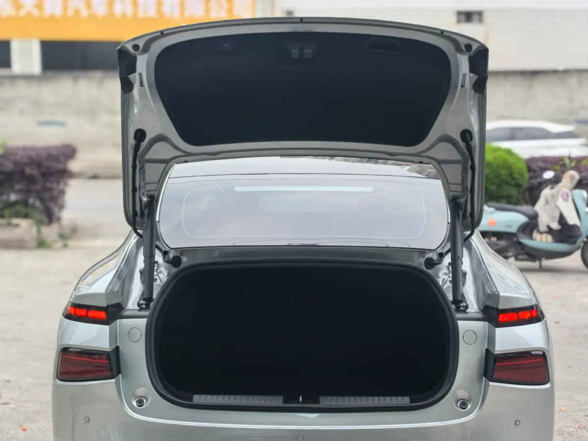 2023 Xpeng P7 BEV 86.2KWH,autocango,china used car exporter,china ev exporter,chinese used car exporter,chinese used ev exporter