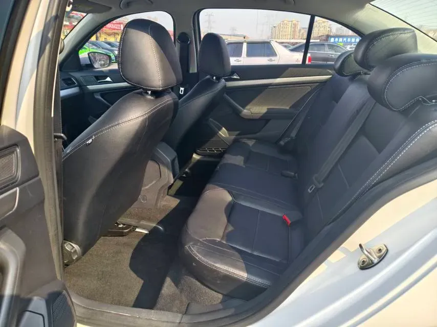 2017 Volkswagen Lavida 1.6L 110HP L4 6AT,autocango,china used car exporter,china ev exporter,chinese used car exporter,chinese used ev exporter