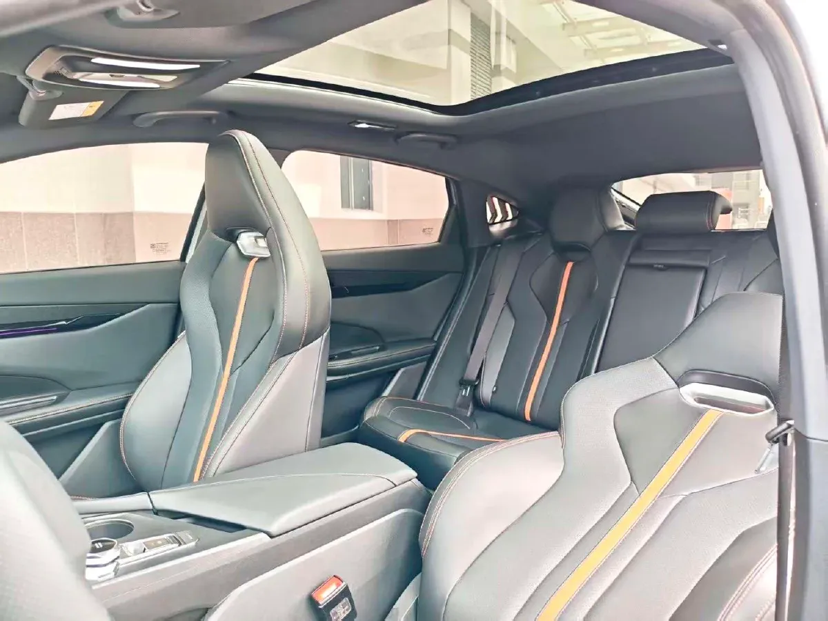 2025 ChangAn UNI-V 1.5T 192HP L4 7DCT,autocango,china used car exporter,china ev exporter,chinese used car exporter,chinese used ev exporter