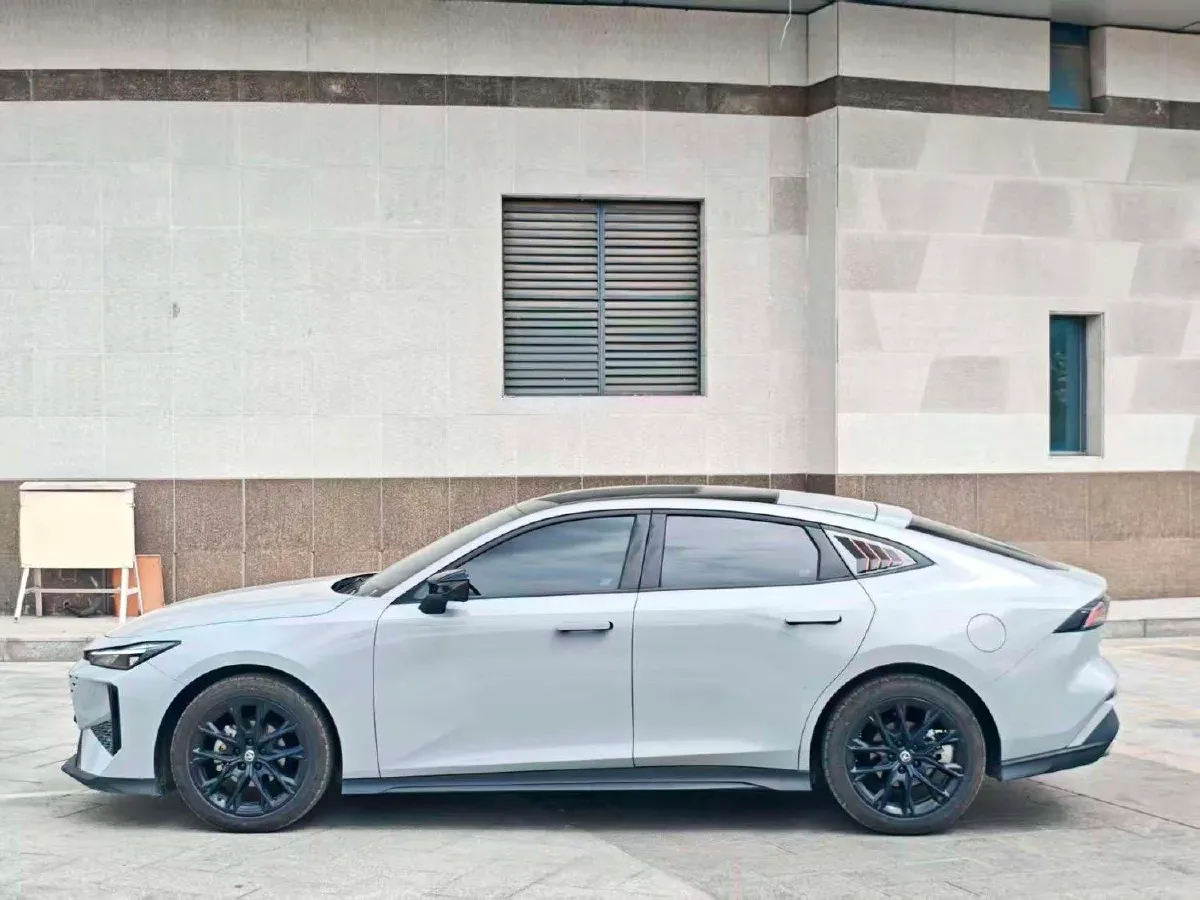 2025 ChangAn UNI-V 1.5T 192HP L4 7DCT,autocango,china used car exporter,china ev exporter,chinese used car exporter,chinese used ev exporter