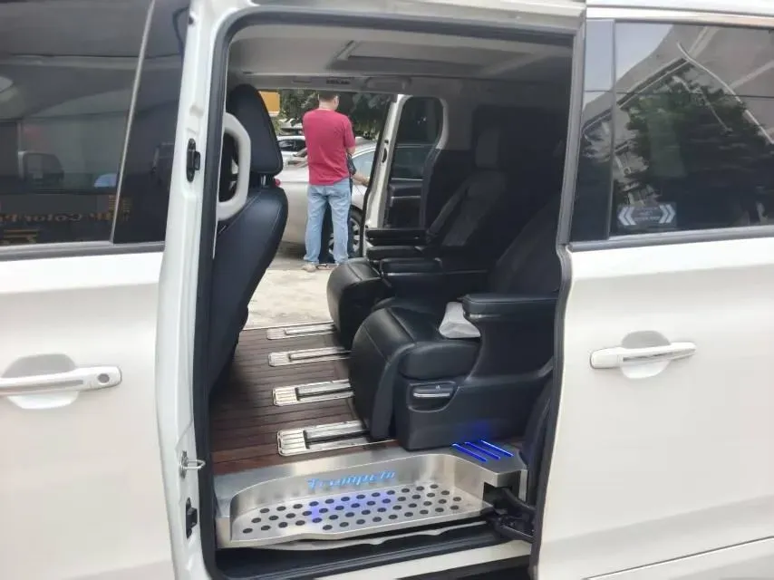 2021 GAC Trumpchi M8 2.0T 252HP L4 8AT,autocango,china used car exporter,china ev exporter,chinese used car exporter,chinese used ev exporter