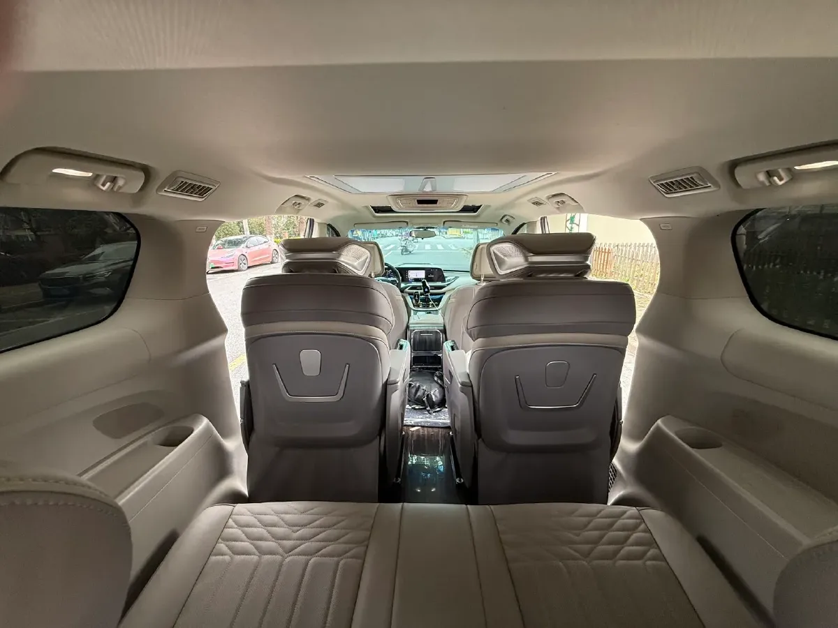 2022 Buick GL8 2.0T 237HP L4 9AT,autocango,china used car exporter,china ev exporter,chinese used car exporter,chinese used ev exporter