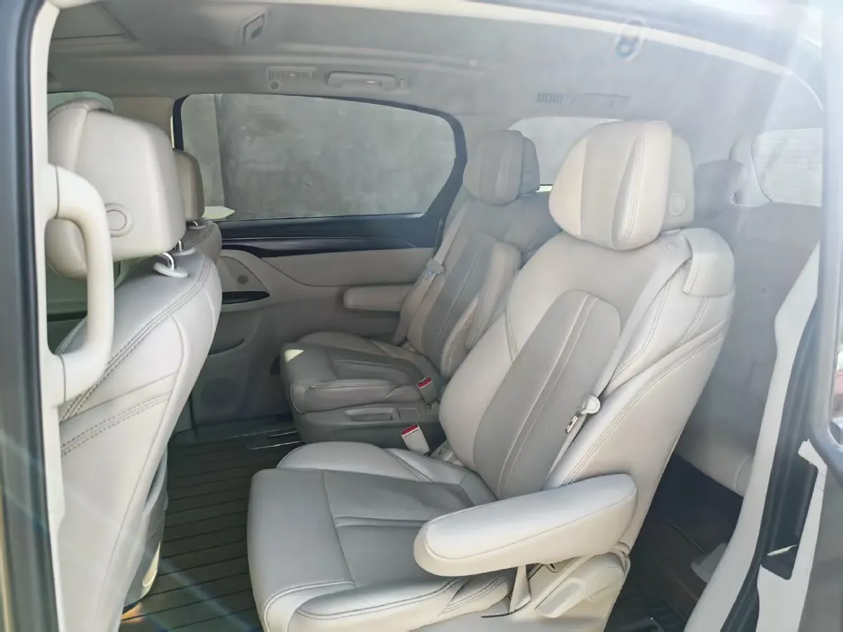 2022 Buick GL8 2.0T 237HP L4 9AT,autocango,china used car exporter,china ev exporter,chinese used car exporter,chinese used ev exporter