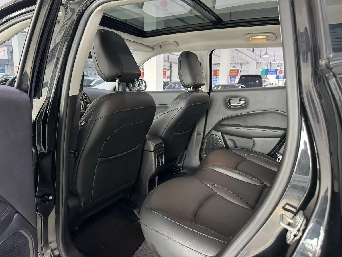 2020 Jeep Compass 1.3T 173HP L4 7DCT,autocango,china used car exporter,china ev exporter,chinese used car exporter,chinese used ev exporter