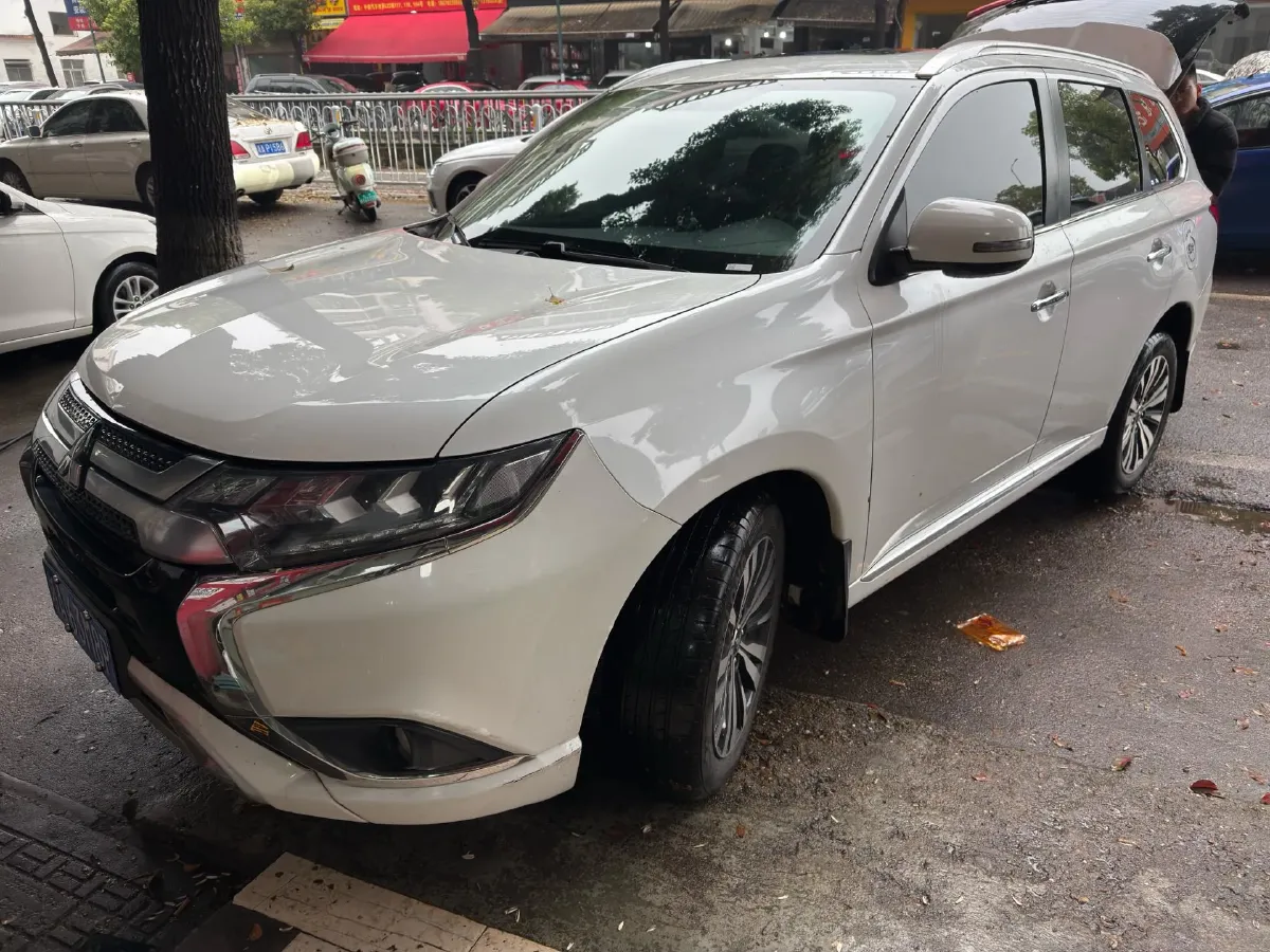 2020 Mitsubishi Outlander 2.4L 192HP L4 CVT,autocango,china used car exporter,china ev exporter,chinese used car exporter,chinese used ev exporter