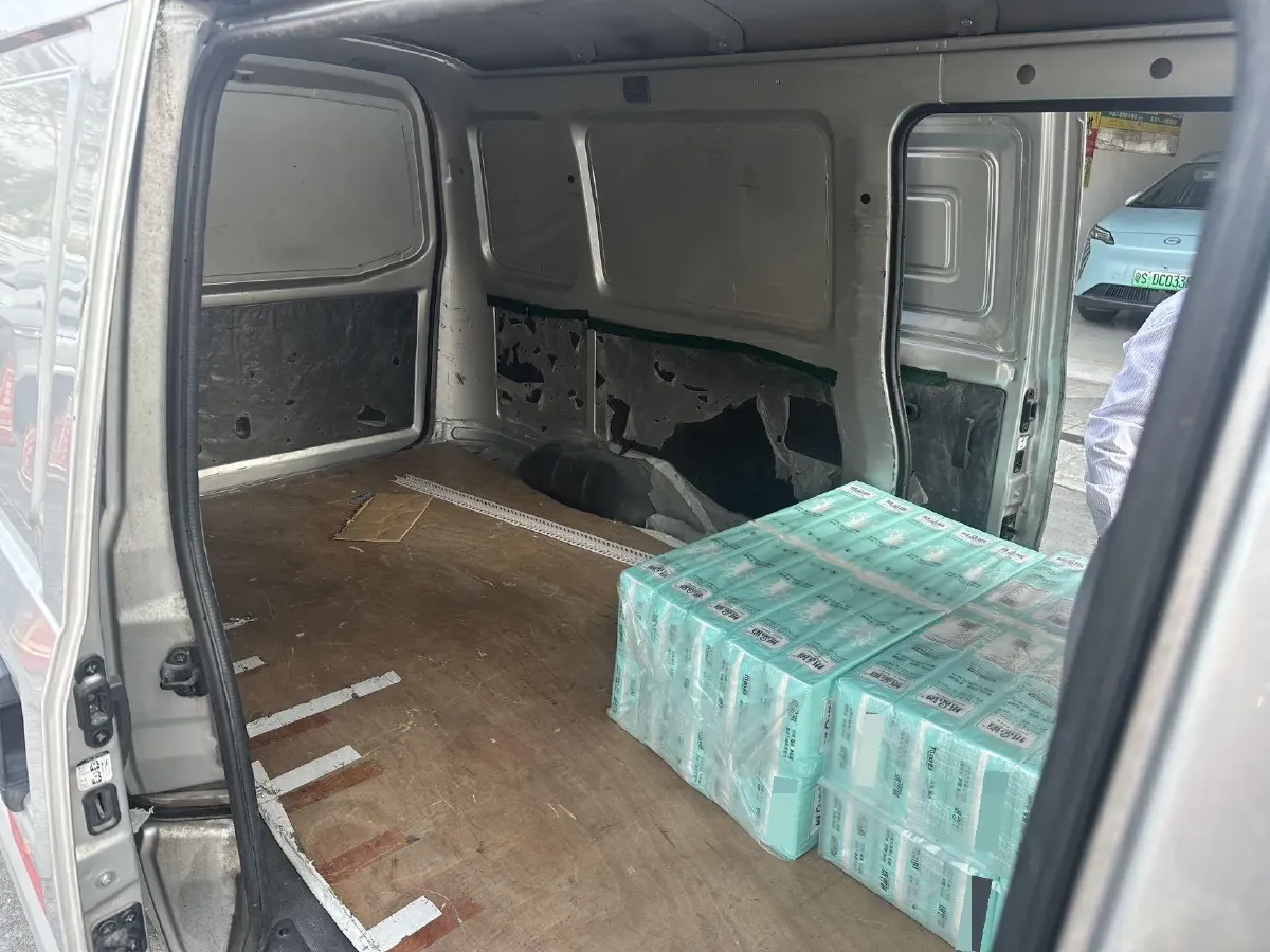 2021 SWM X2 1.5L 112HP L4 5MT,autocango,china used car exporter,china ev exporter,chinese used car exporter,chinese used ev exporter