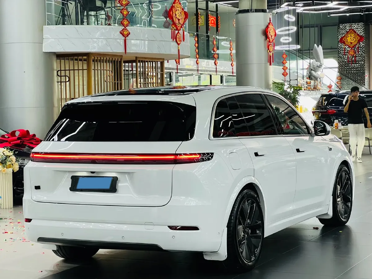2024 Li L8 Range Extended 154HP REEV 42.8KWH,autocango,china used car exporter,china ev exporter,chinese used car exporter,chinese used ev exporter