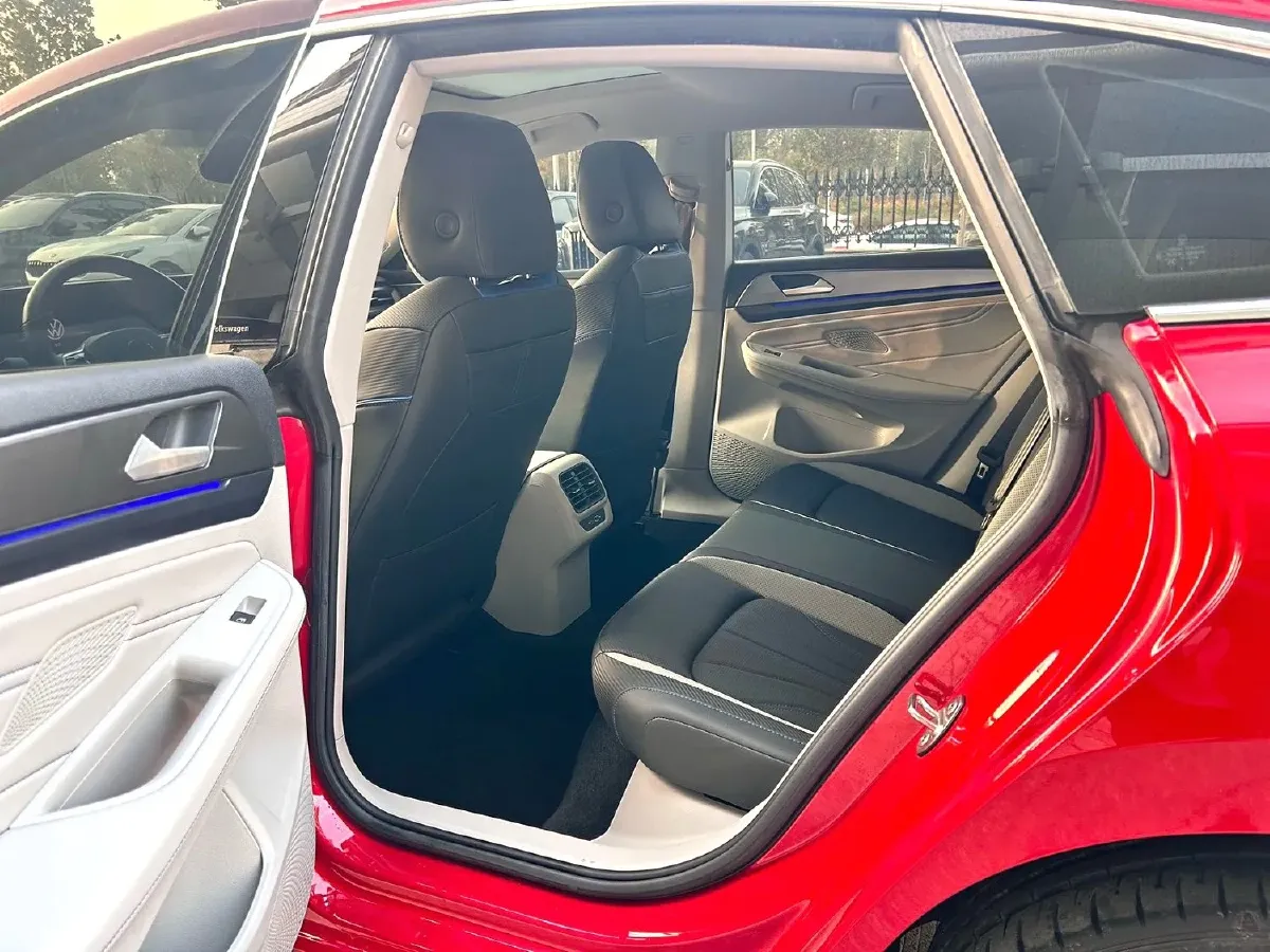 2022 Skoda Superb 2.0T 186HP L4 7DCT,autocango,china used car exporter,china ev exporter,chinese used car exporter,chinese used ev exporter