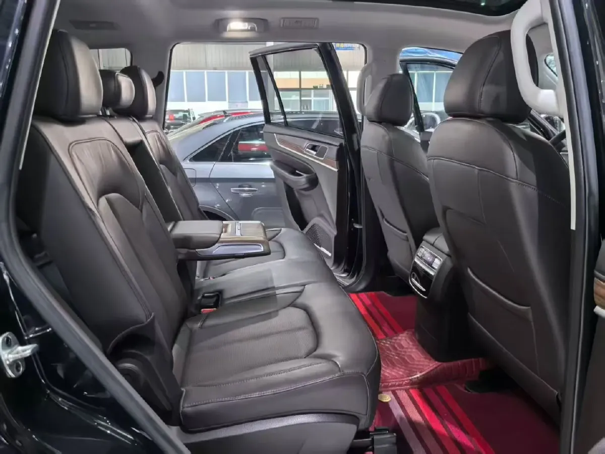 2019 Roewe RX8 2.0T 222HP L4 6AT,autocango,china used car exporter,china ev exporter,chinese used car exporter,chinese used ev exporter