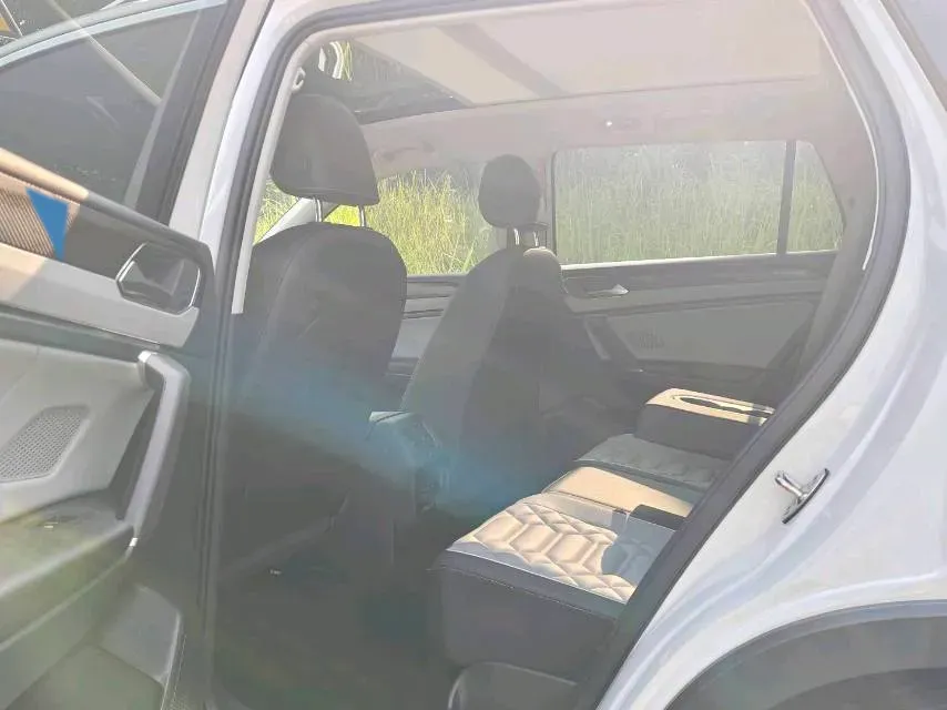 2024 Volkswagen Tayron 2.0T 186HP L4 7DCT,autocango,china used car exporter,china ev exporter,chinese used car exporter,chinese used ev exporter