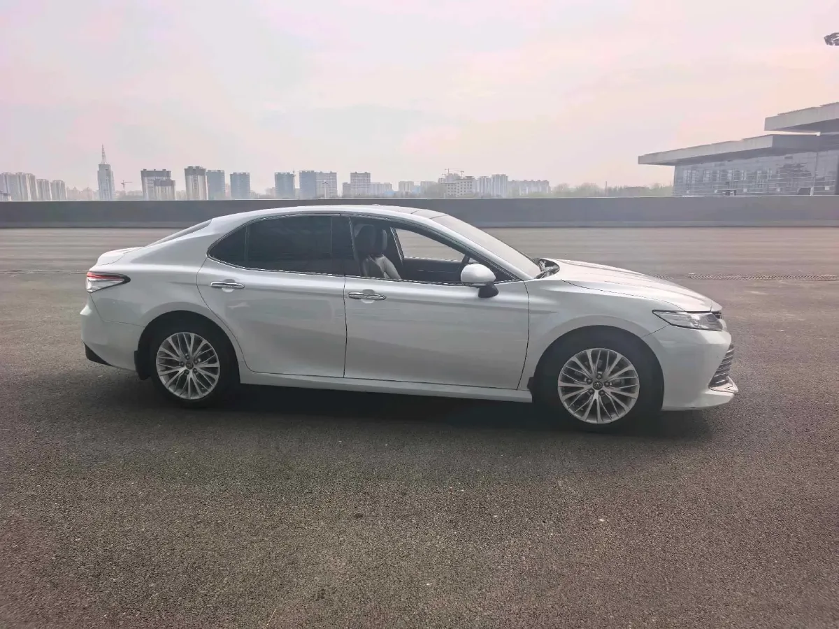 2019 Toyota Camry 2.5L 209HP L4 8AT,autocango,china used car exporter,china ev exporter,chinese used car exporter,chinese used ev exporter