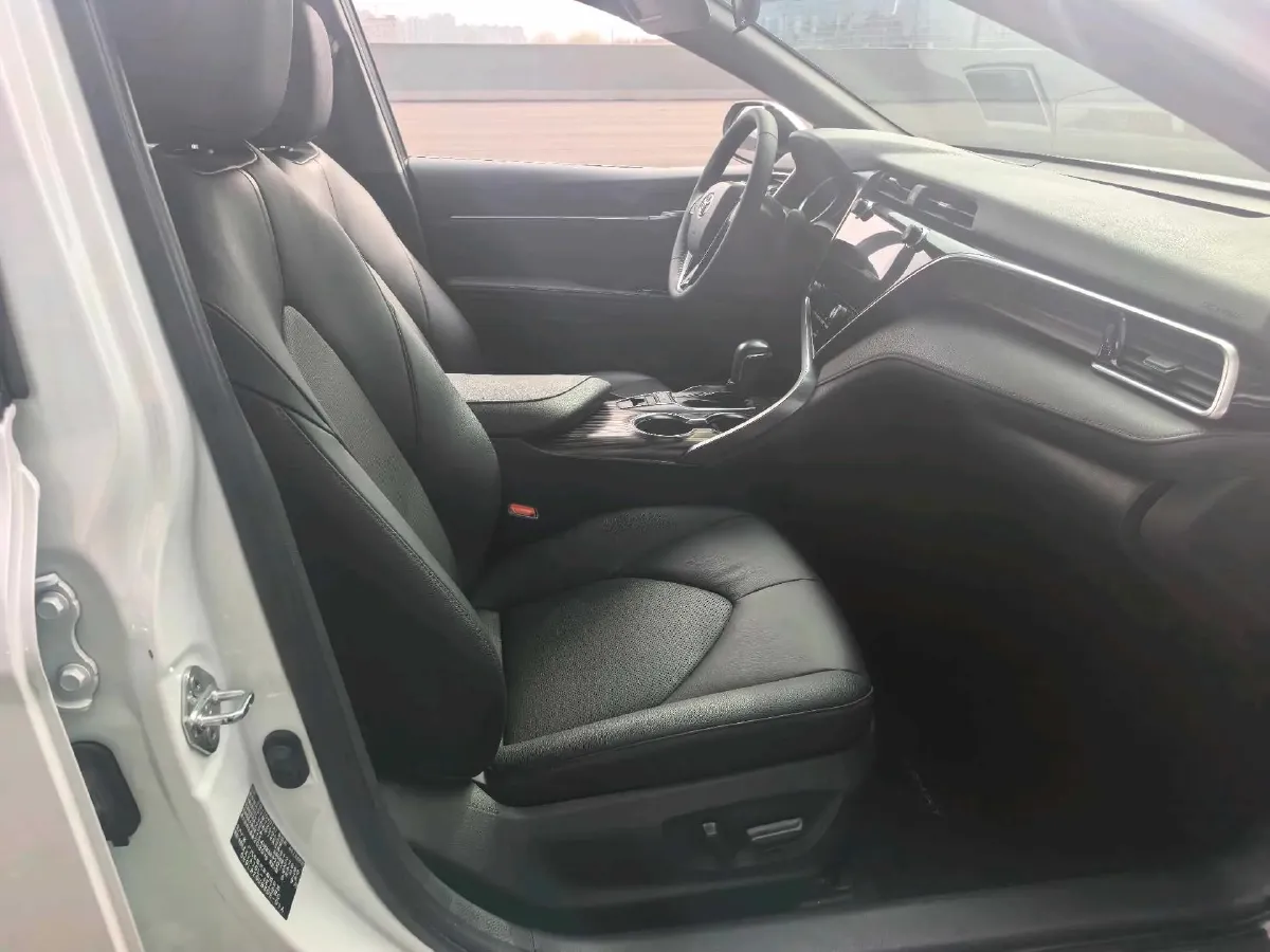 2019 Toyota Camry 2.5L 209HP L4 8AT,autocango,china used car exporter,china ev exporter,chinese used car exporter,chinese used ev exporter