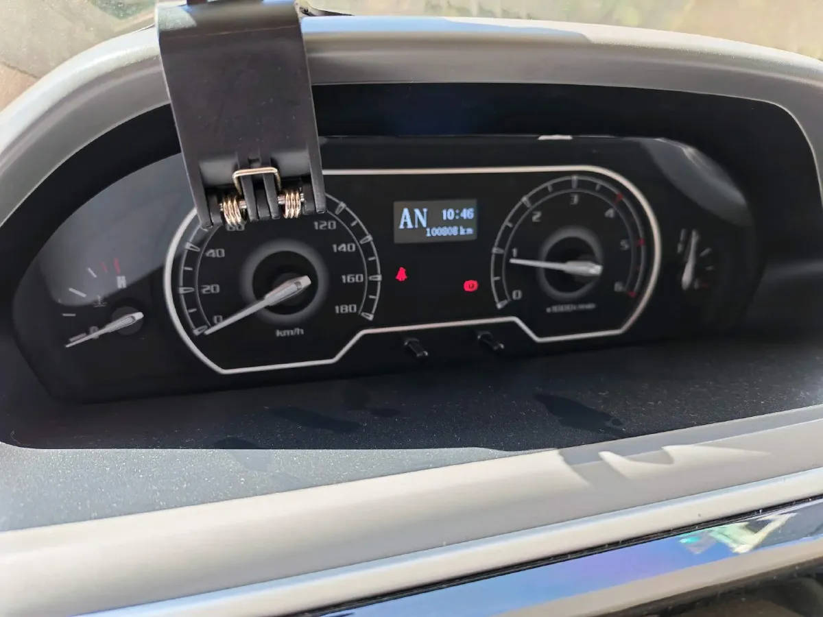 2013 MAXUS XinTu V80 2.5T 136HP L4 5MT,autocango,china used car exporter,china ev exporter,chinese used car exporter,chinese used ev exporter