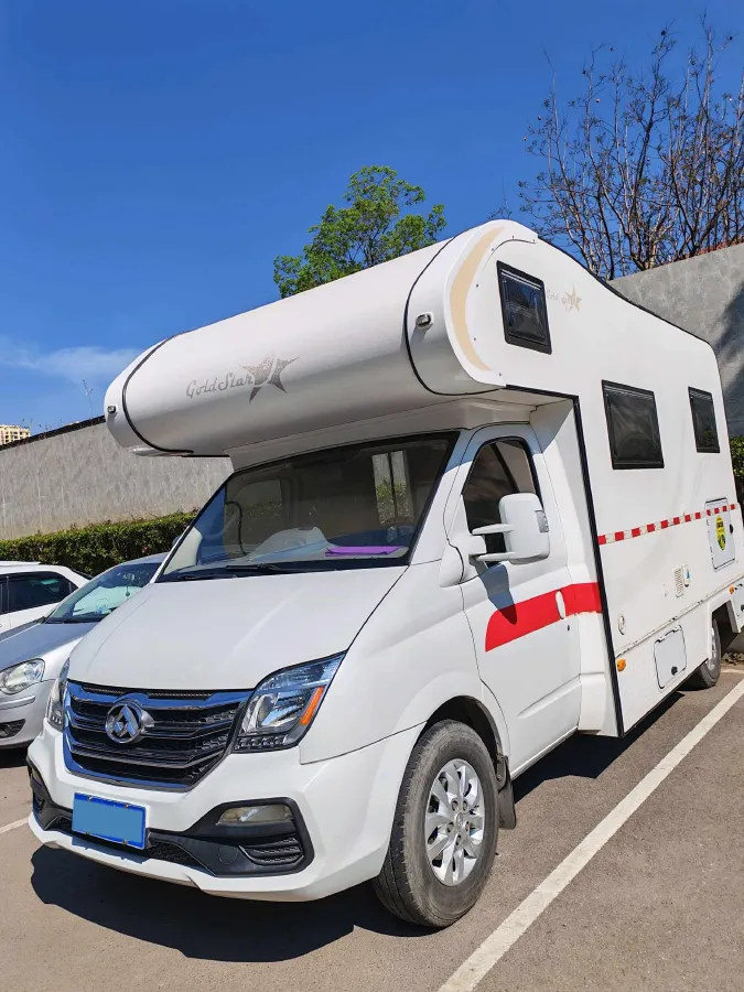 2013 MAXUS XinTu V80 2.5T 136HP L4 5MT,autocango,china used car exporter,china ev exporter,chinese used car exporter,chinese used ev exporter