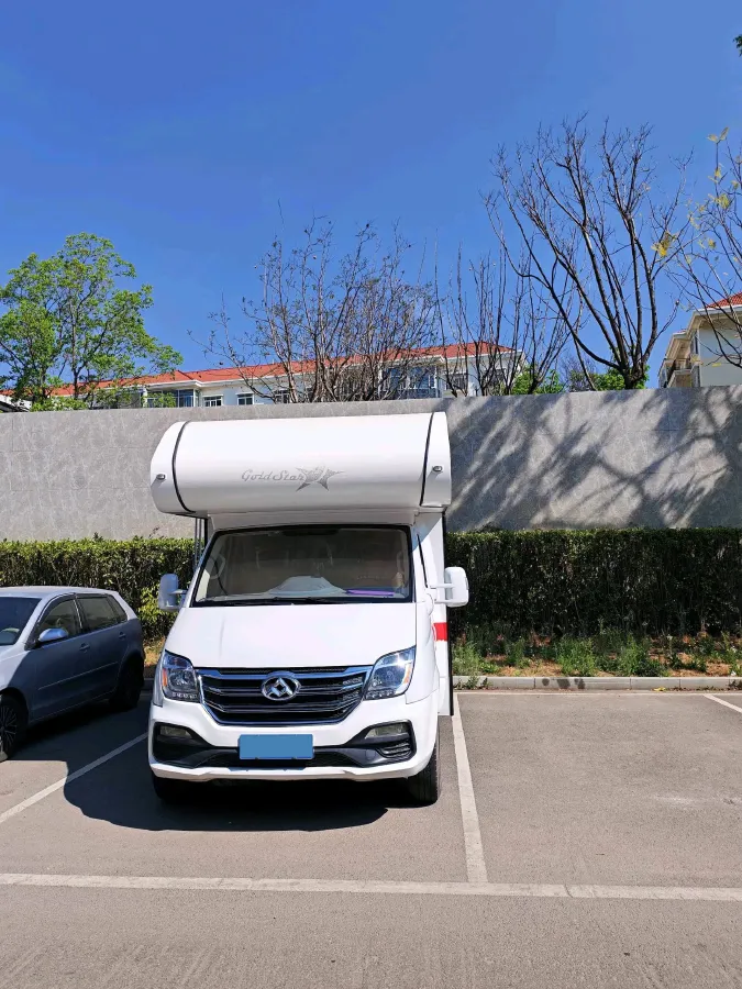 2013 MAXUS XinTu V80 2.5T 136HP L4 5MT,autocango,china used car exporter,china ev exporter,chinese used car exporter,chinese used ev exporter