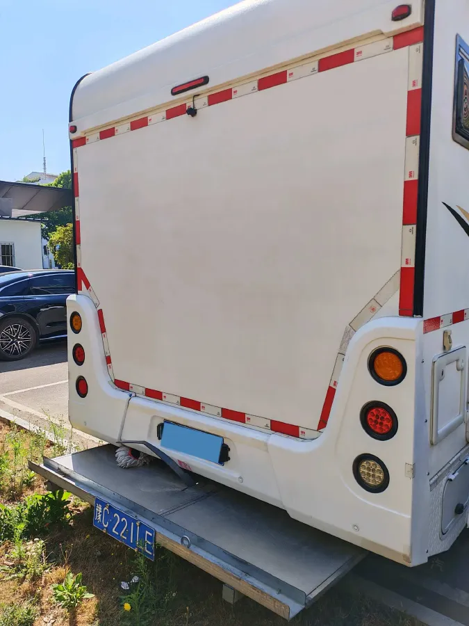 2013 MAXUS XinTu V80 2.5T 136HP L4 5MT,autocango,china used car exporter,china ev exporter,chinese used car exporter,chinese used ev exporter