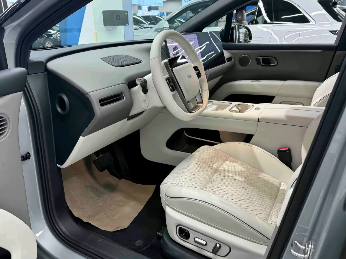 2025 Li i6 BEV,autocango,china used car exporter,china ev exporter,chinese used car exporter,chinese used ev exporter