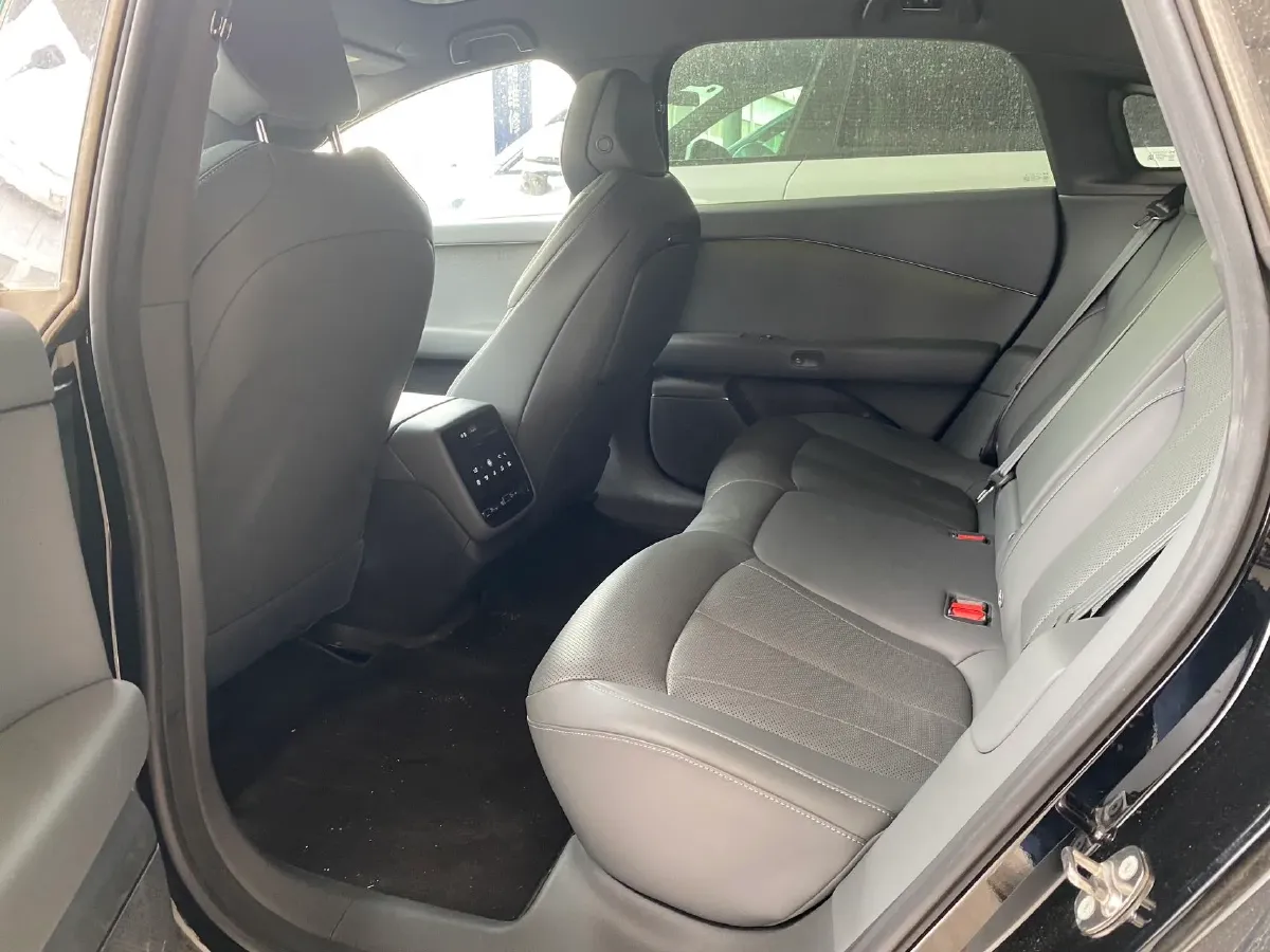 2024 Xpeng P7+ BEV 60.7KWH,autocango,china used car exporter,china ev exporter,chinese used car exporter,chinese used ev exporter